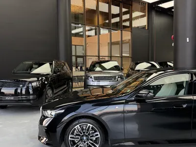 2025 بي ام دبليو الفئة الخامسة 520 أي إم كت