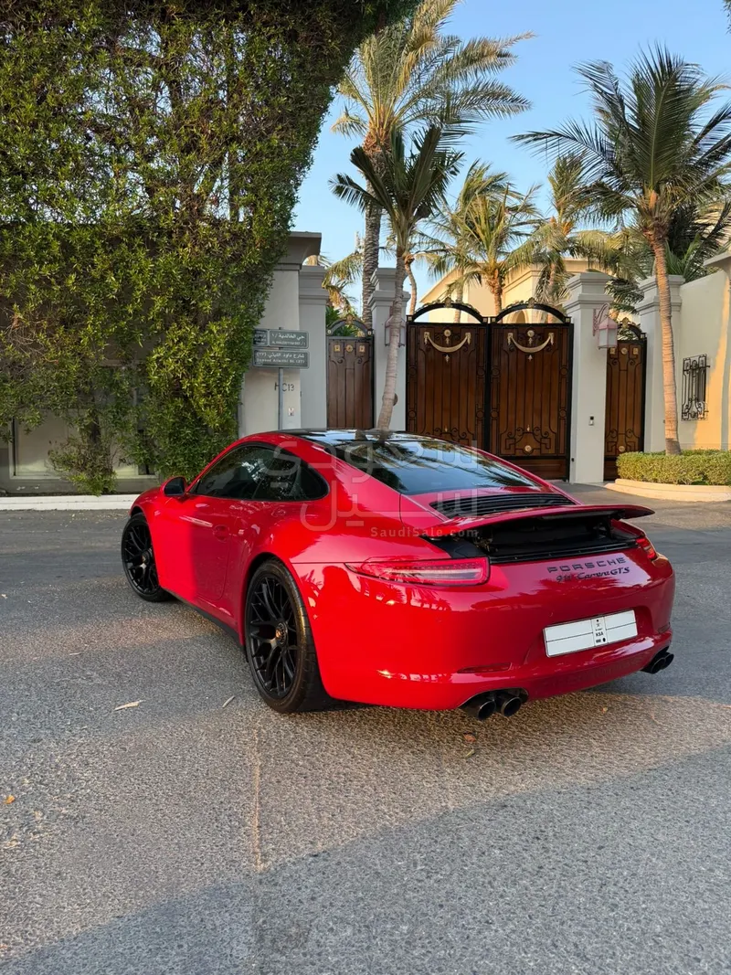 2015 بورش 911 كاريرا جي تي اس