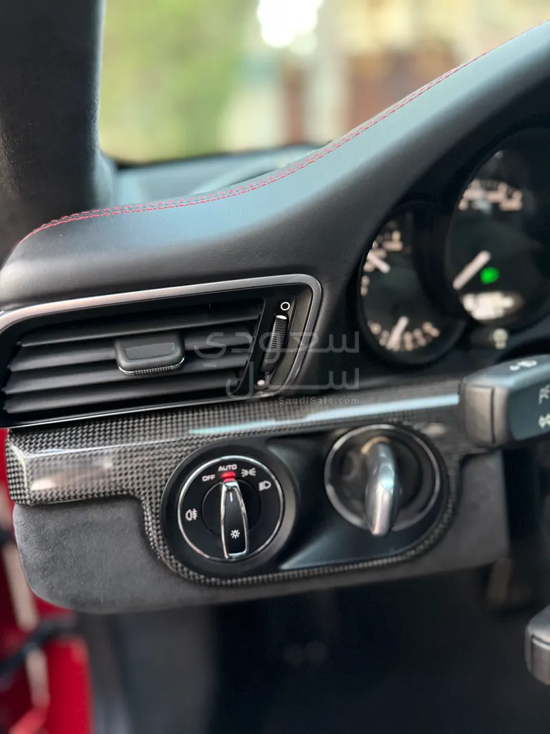 2015 بورش 911 كاريرا جي تي اس