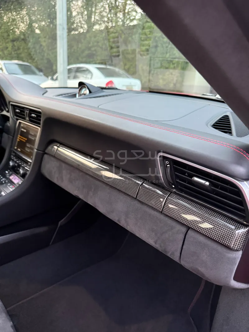 2015 بورش 911 كاريرا جي تي اس