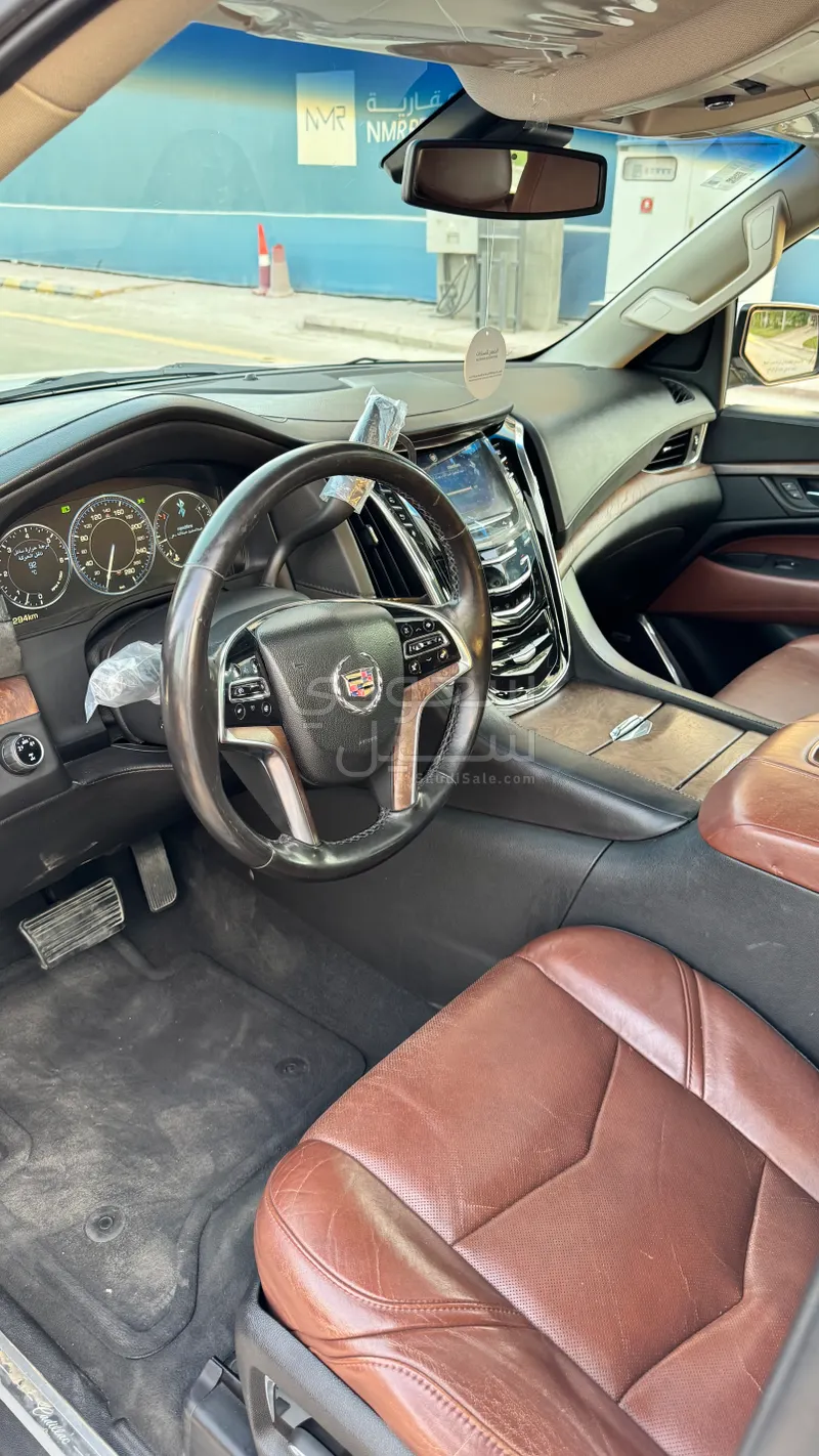 2015 كاديلاك اسكاليد بلاتينيوم