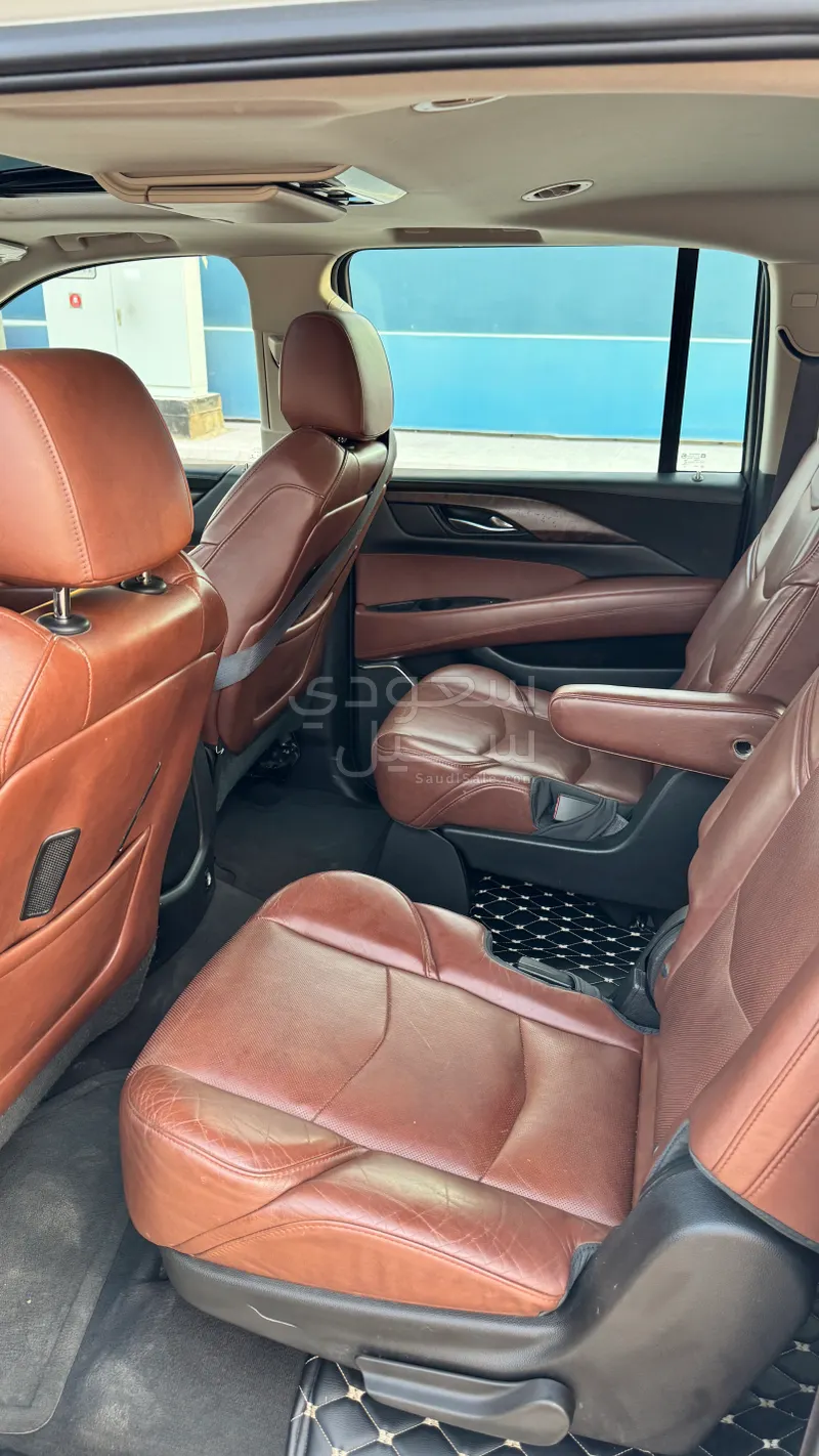 2015 كاديلاك اسكاليد بلاتينيوم