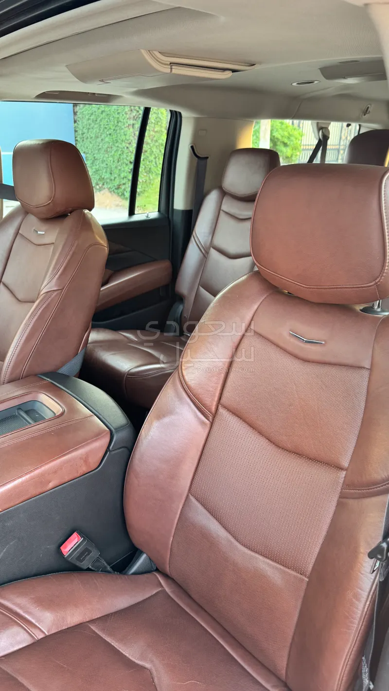 2015 كاديلاك اسكاليد بلاتينيوم