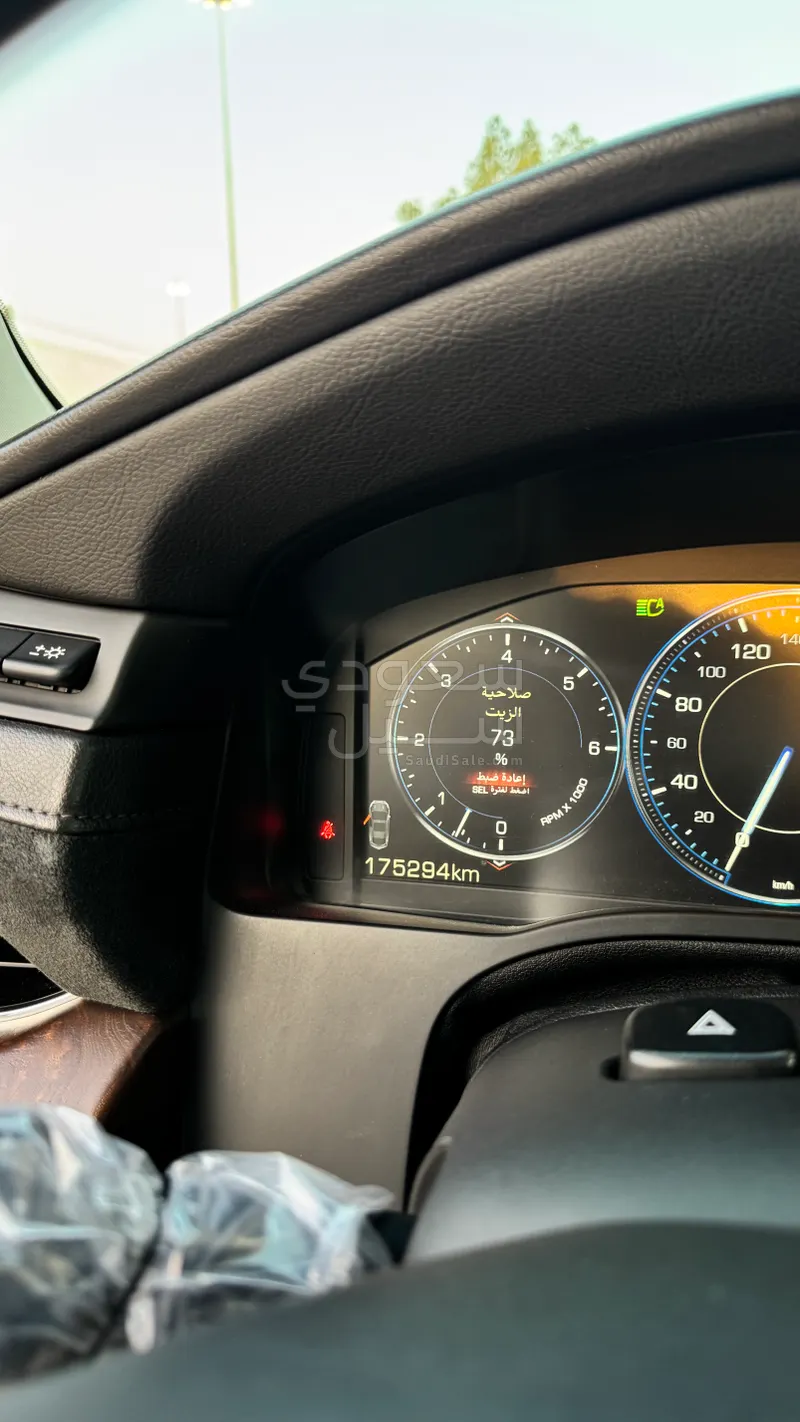 2015 كاديلاك اسكاليد بلاتينيوم