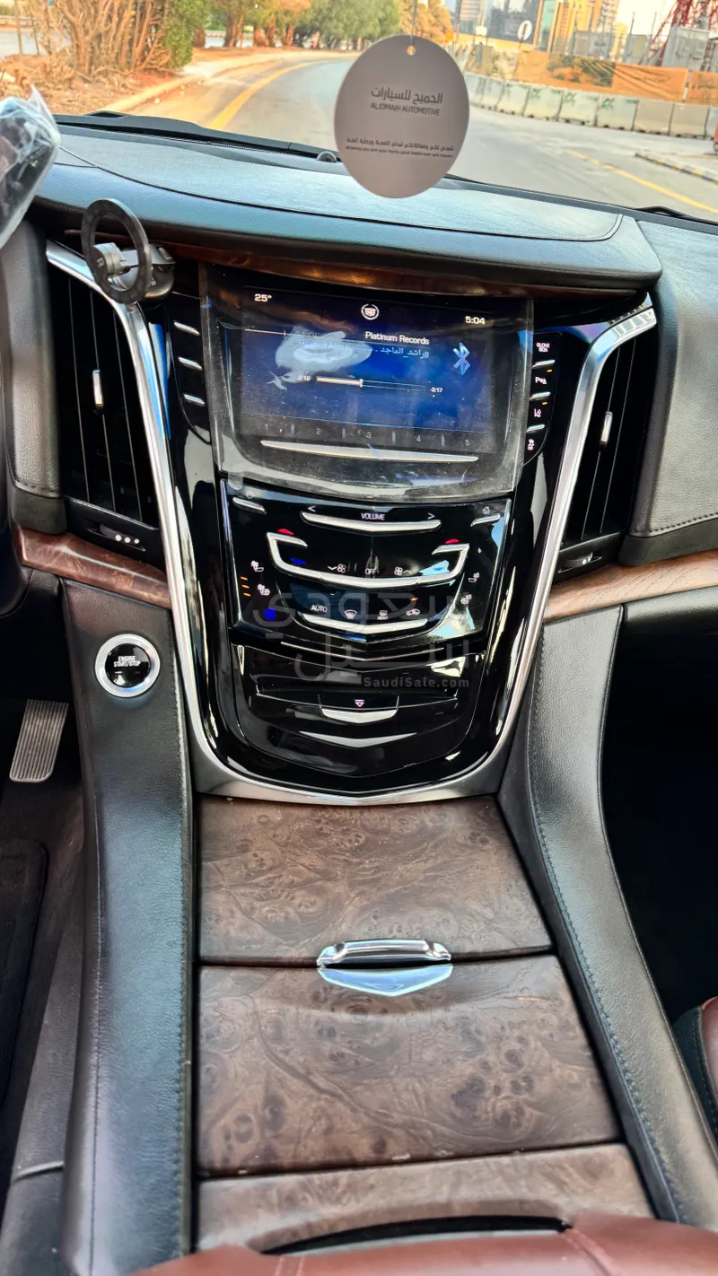 2015 كاديلاك اسكاليد بلاتينيوم