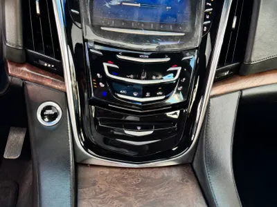 2015 كاديلاك اسكاليد بلاتينيوم