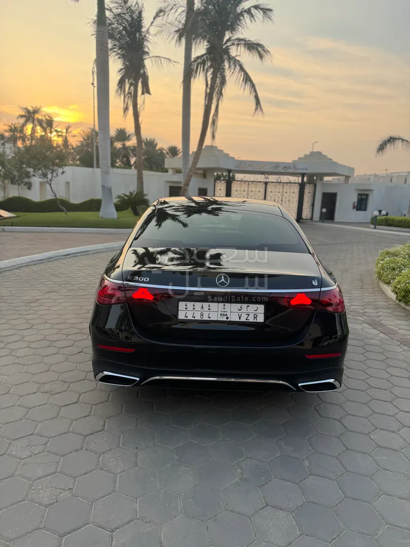 2025 مرسيدس - بنز إي 300