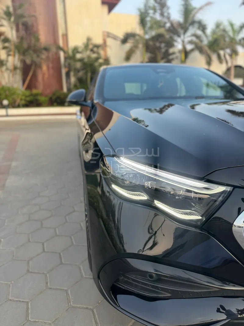 2025 مرسيدس - بنز إي 300