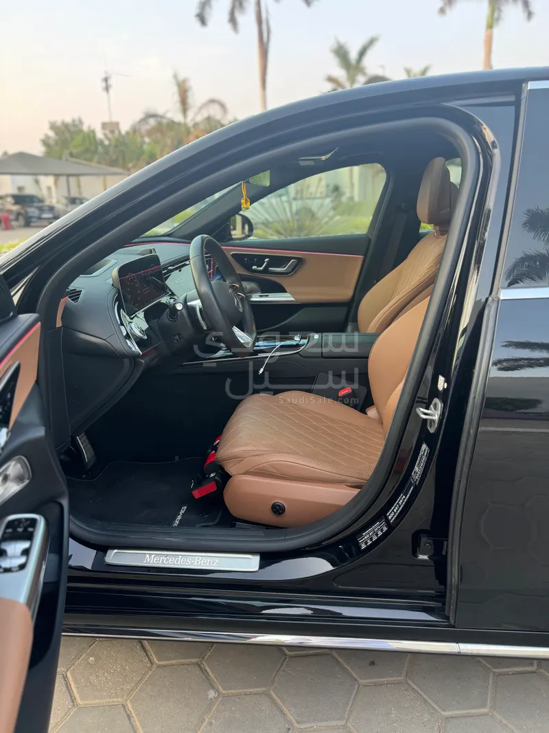 2025 مرسيدس - بنز إي 300
