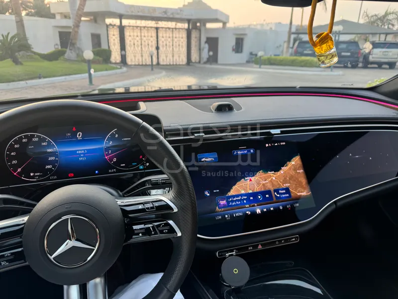 2025 مرسيدس - بنز إي 300