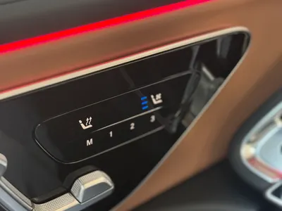 2025 مرسيدس - بنز إي 300