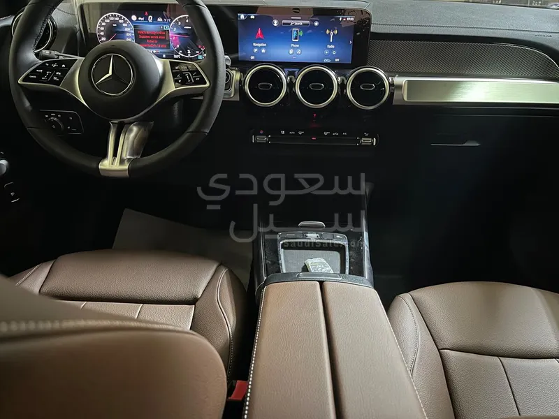 2025 مرسيدس - بنز جي إل بي 200