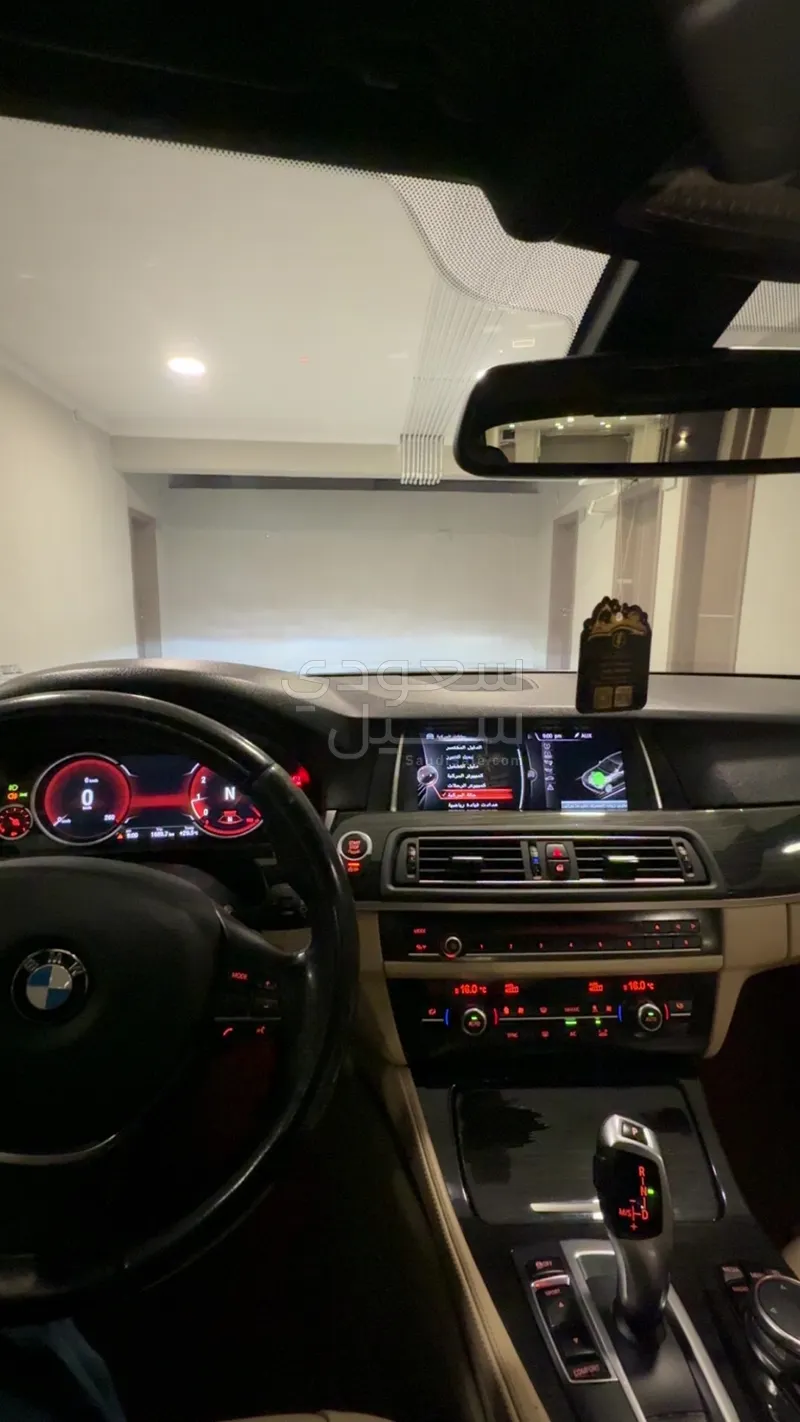 2015 بي ام دبليو الفئة الخامسة 520 أي