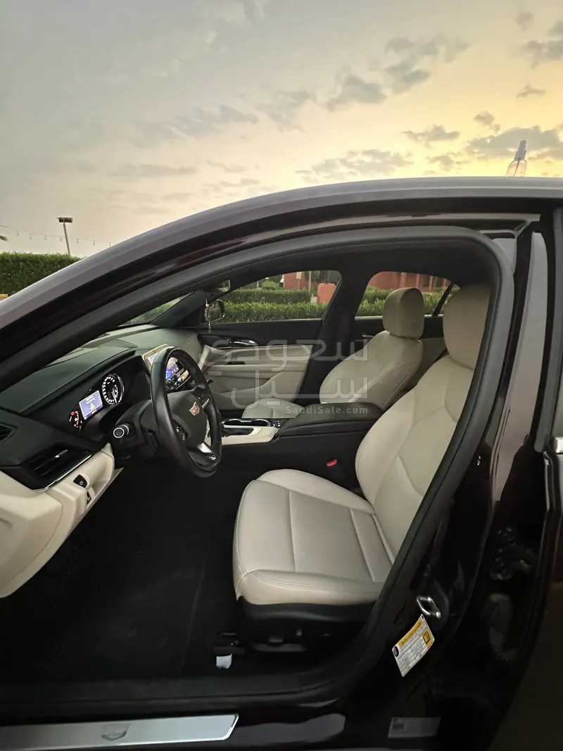 2021 كاديلاك سي تي 4