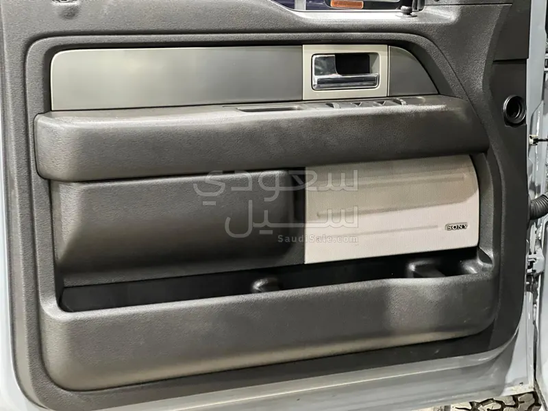 2014 فورد اف 150 اس في تي رابتر