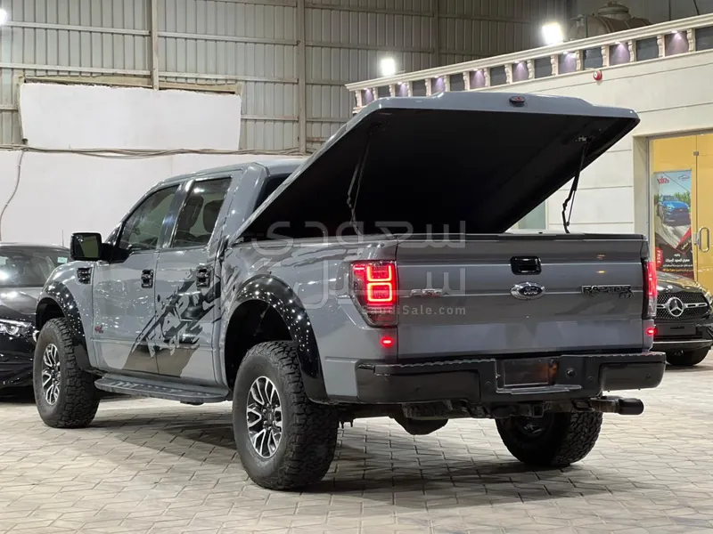 2014 فورد اف 150 اس في تي رابتر