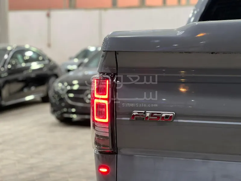 2014 فورد اف 150 اس في تي رابتر