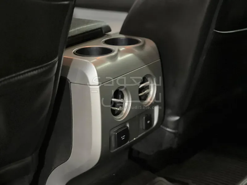 2014 فورد اف 150 اس في تي رابتر