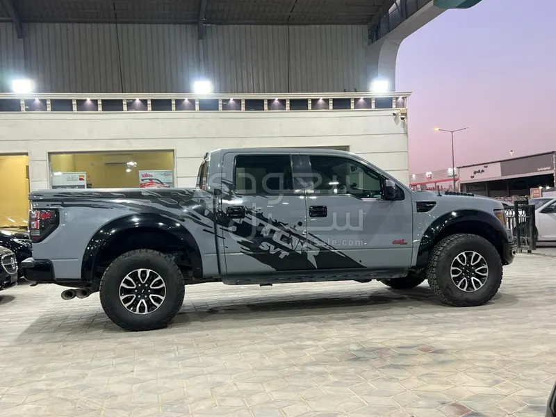 2014 فورد اف 150 اس في تي رابتر