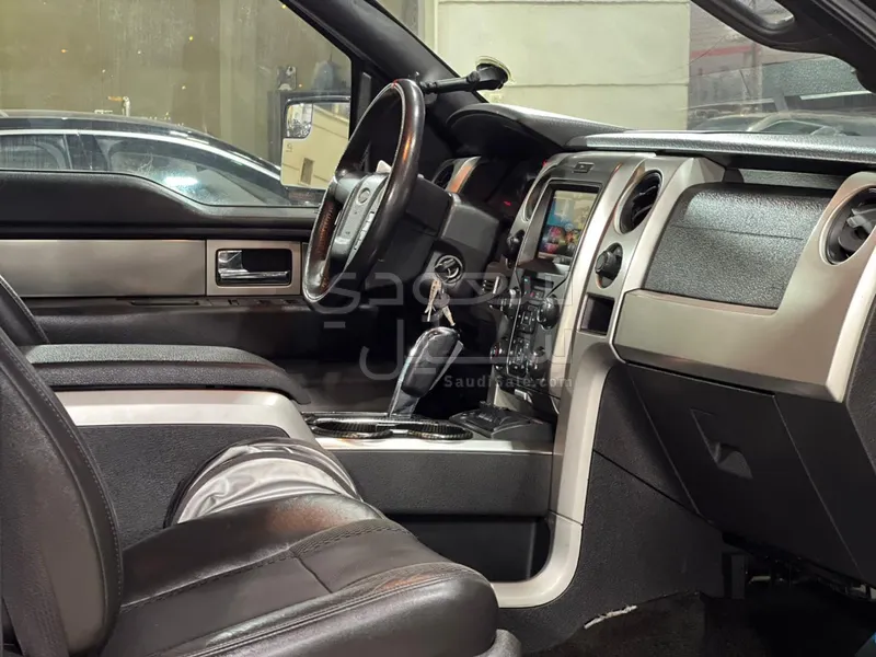 2014 فورد اف 150 اس في تي رابتر