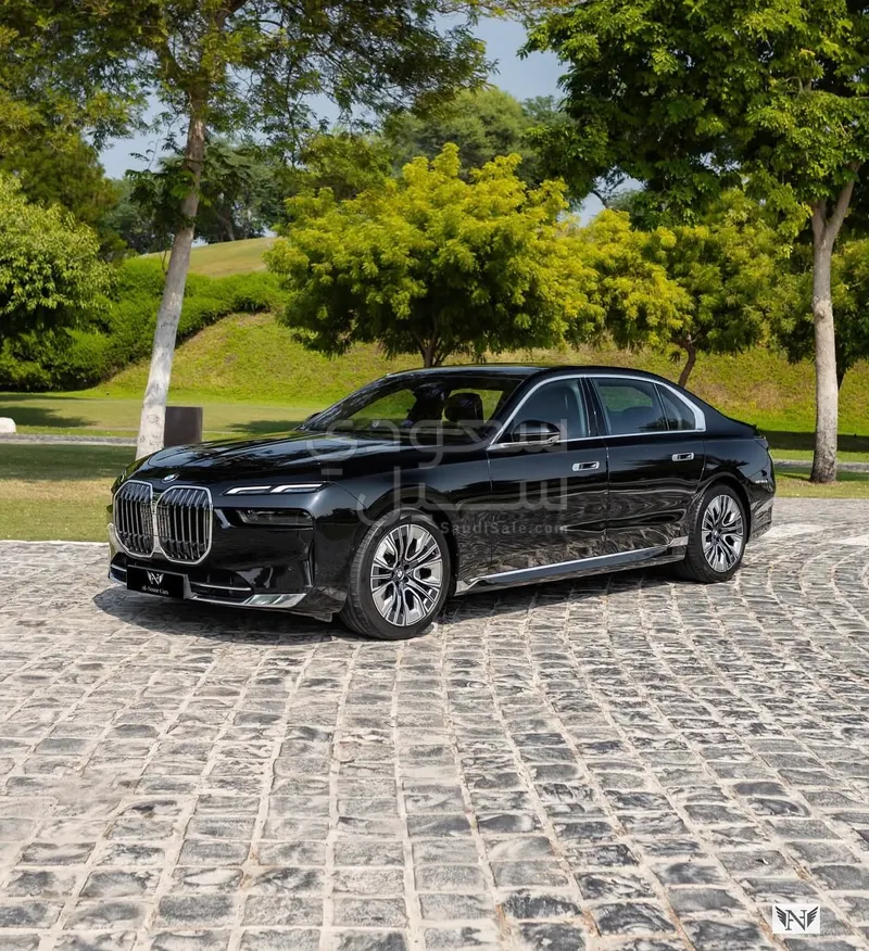 2023 بي ام دبليو الفئة السابعة 735أي