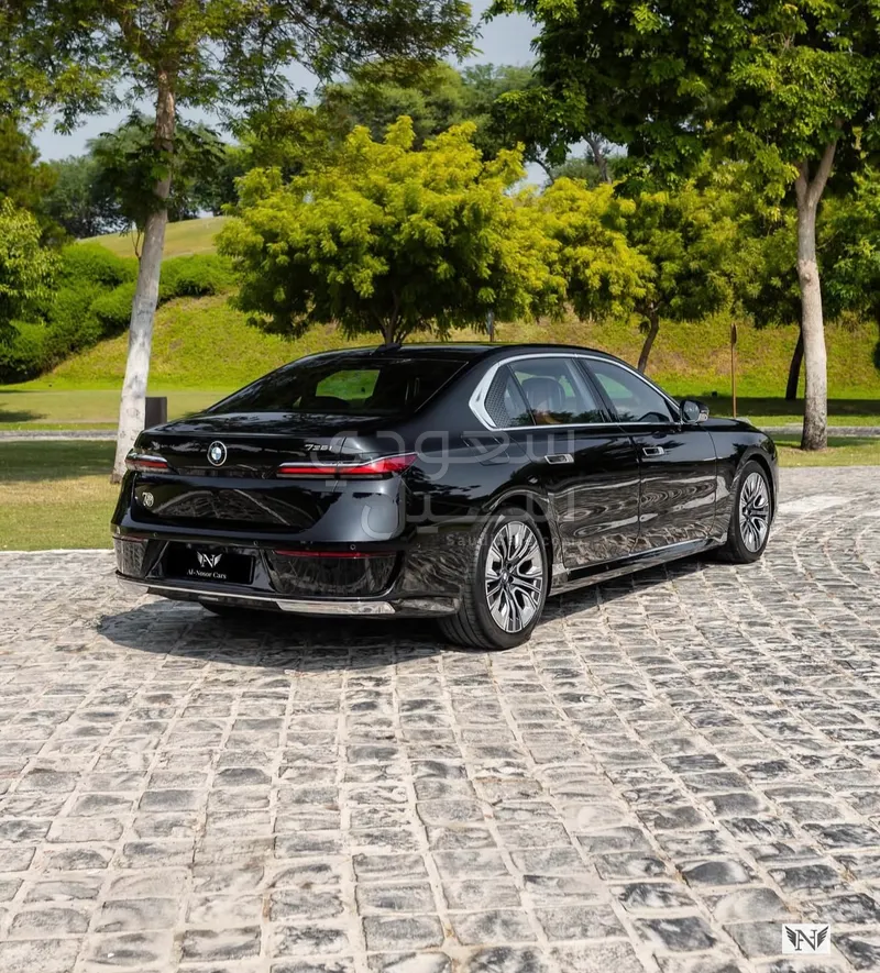 2023 بي ام دبليو الفئة السابعة 735أي