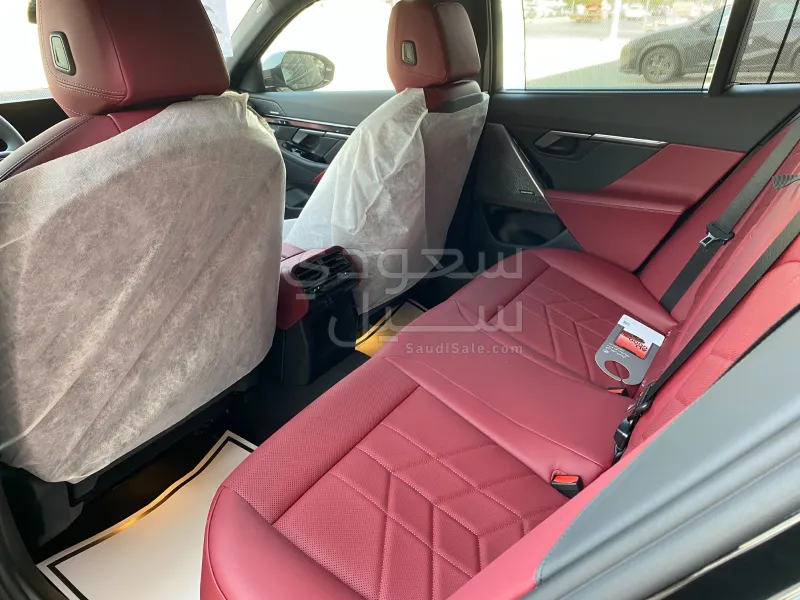 2026 بي ام دبليو الفئة الخامسة 520 أي إم كت