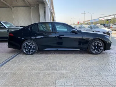 2026 بي ام دبليو الفئة الخامسة 520 أي إم كت