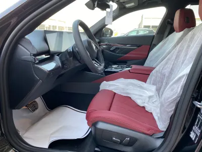 2026 بي ام دبليو الفئة الخامسة 520 أي إم كت