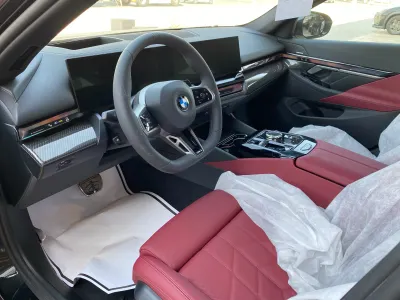 2026 بي ام دبليو الفئة الخامسة 520 أي إم كت