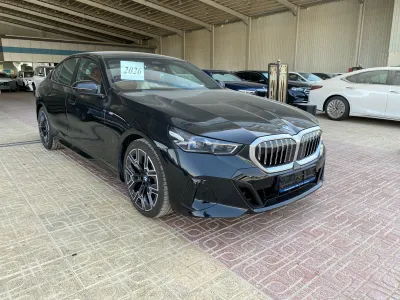 2026 بي ام دبليو الفئة الخامسة 520 أي إم كت