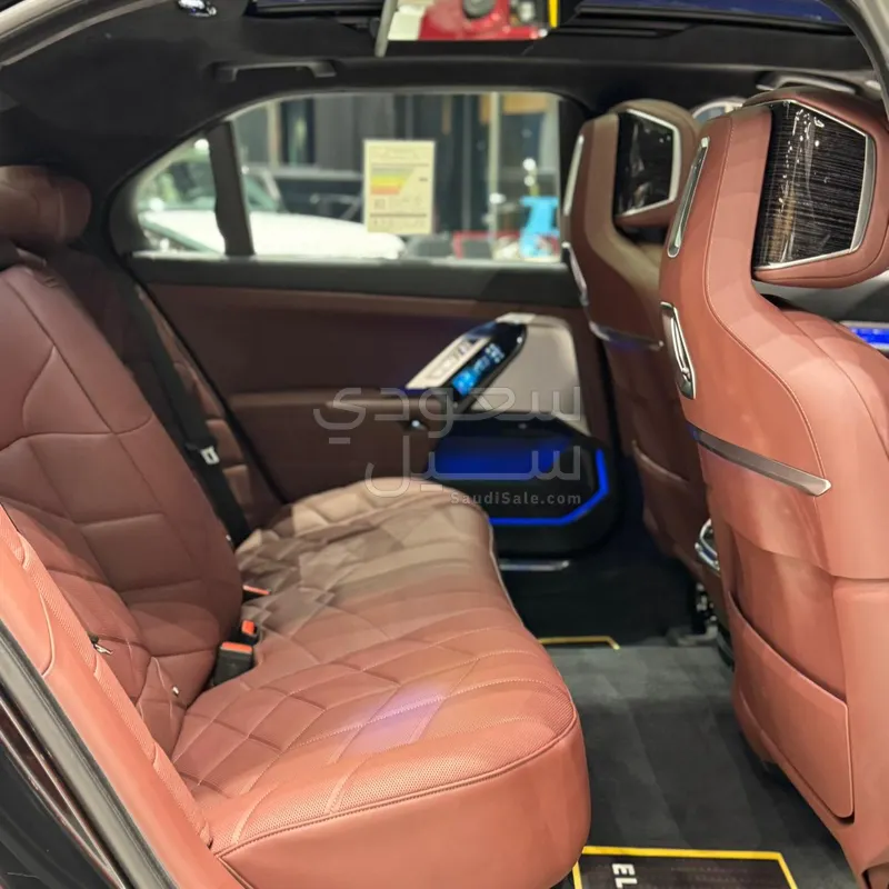 2026 بي ام دبليو الفئة السابعة 735أي