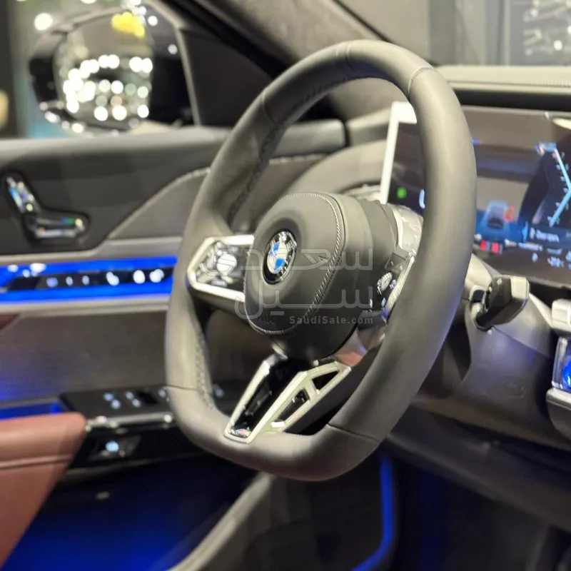 2026 بي ام دبليو الفئة السابعة 735أي