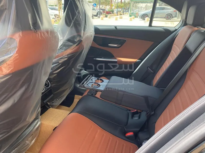 2025 مرسيدس - بنز سي 200