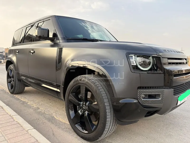 2023 لاند روفر ديفيندر 110