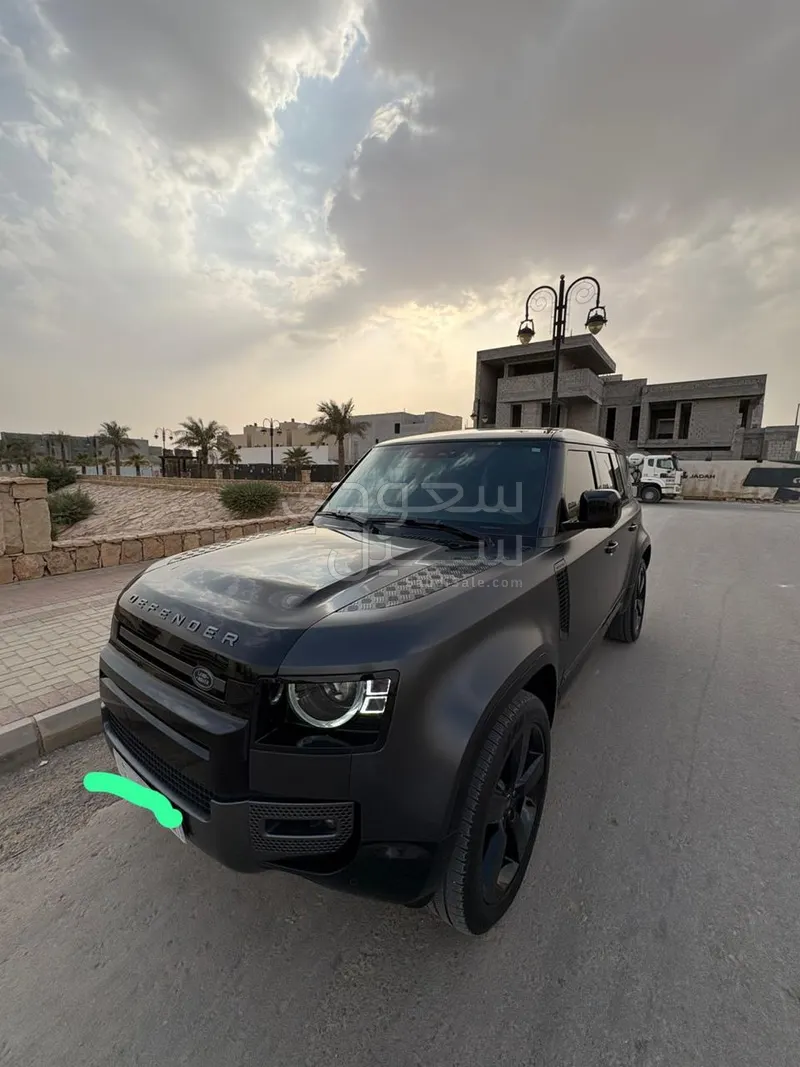 2023 لاند روفر ديفيندر 110