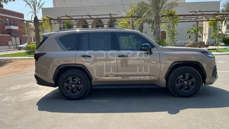 2025 Lexus LX 600