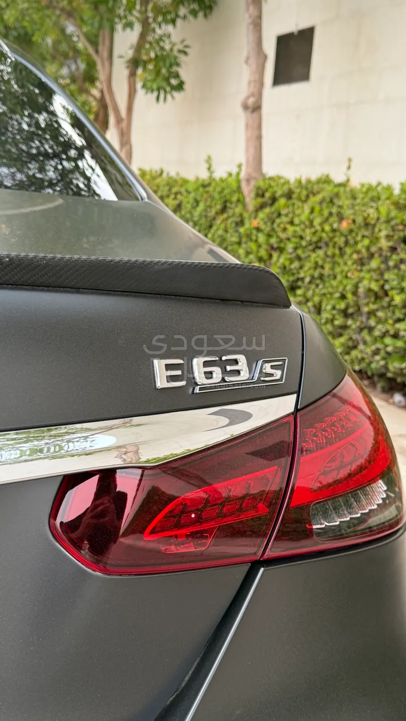 2021 مرسيدس - بنز إي 63إس أي إم جي
