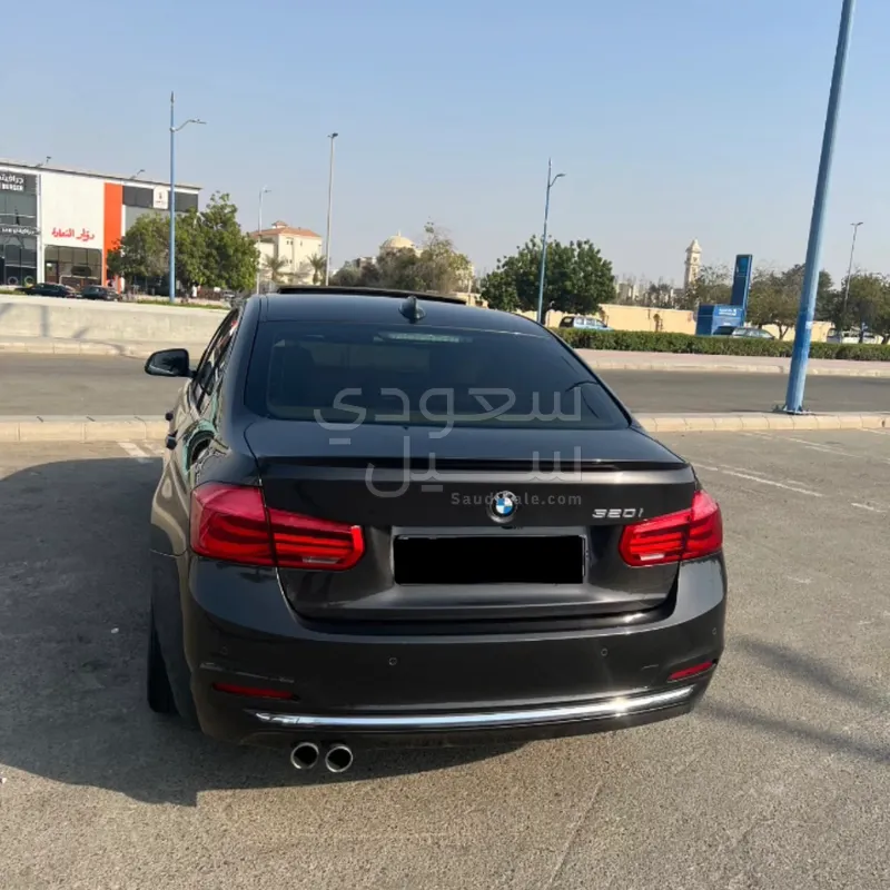 2018 بي ام دبليو الفئة الثالثة 320 أي