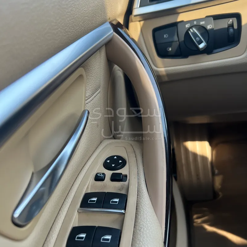 2018 بي ام دبليو الفئة الثالثة 320 أي