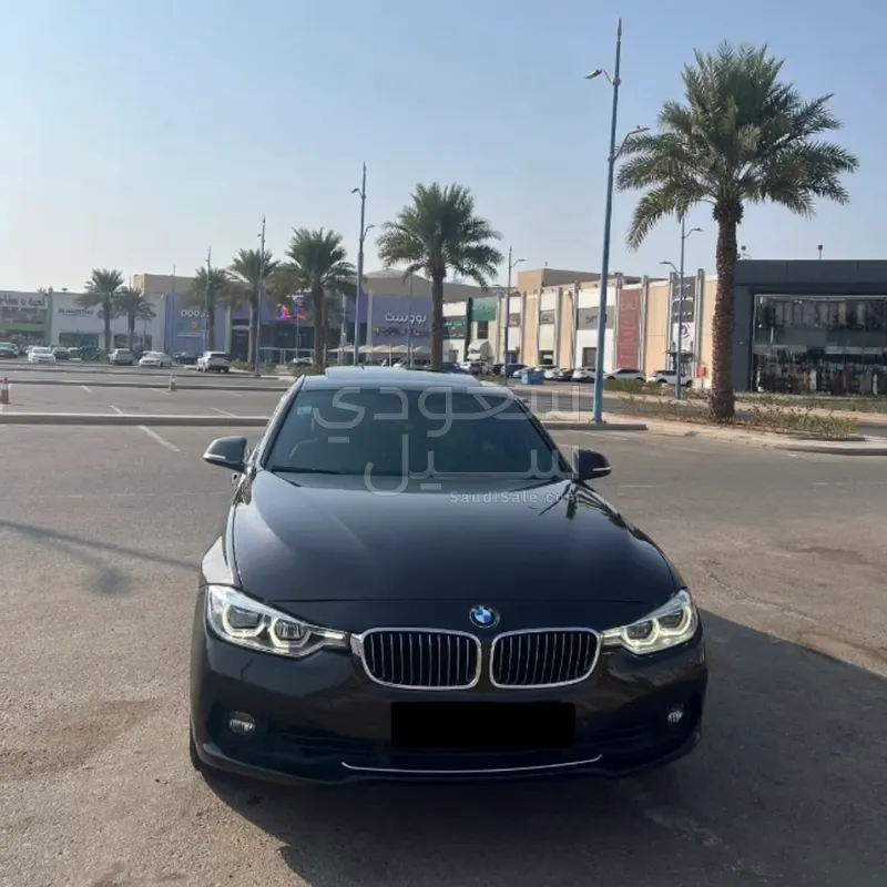 2018 بي ام دبليو الفئة الثالثة 320 أي