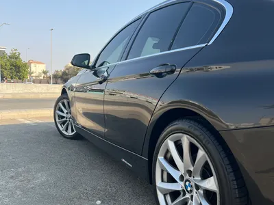 2018 بي ام دبليو الفئة الثالثة 320 أي