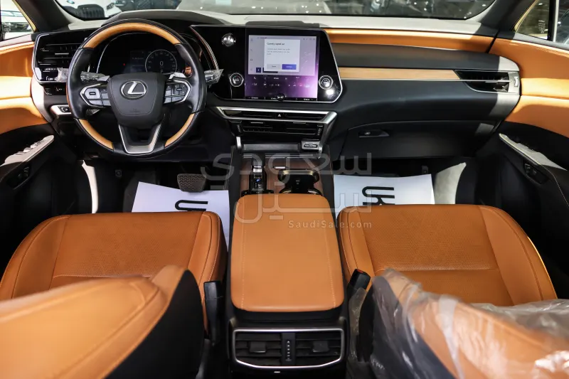 2024 لكزس أر إكس 350