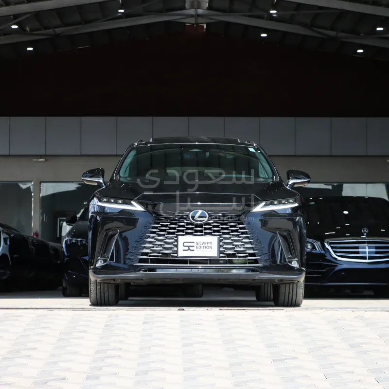 2024 لكزس أر إكس 350