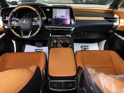 2024 لكزس أر إكس 350