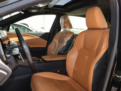 2024 لكزس أر إكس 350