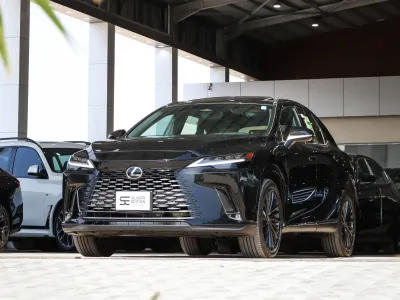 2024 لكزس أر إكس 350