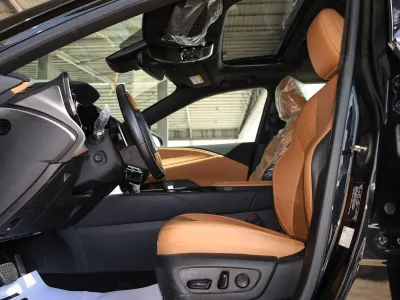 2024 لكزس أر إكس 350