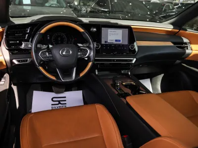 2024 لكزس أر إكس 350