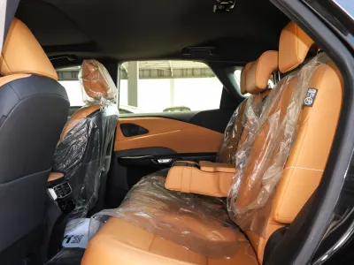 2024 لكزس أر إكس 350